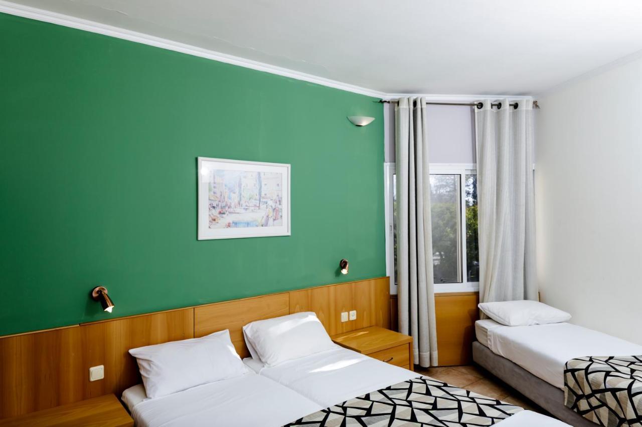 Nes Ammim Hotel Extérieur photo