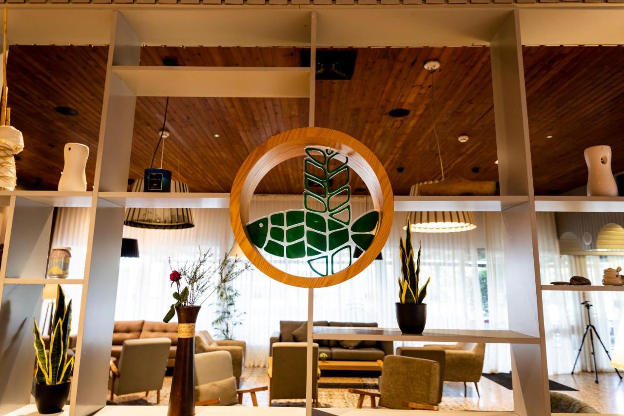 Nes Ammim Hotel Extérieur photo