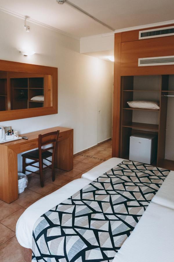 Nes Ammim Hotel Extérieur photo