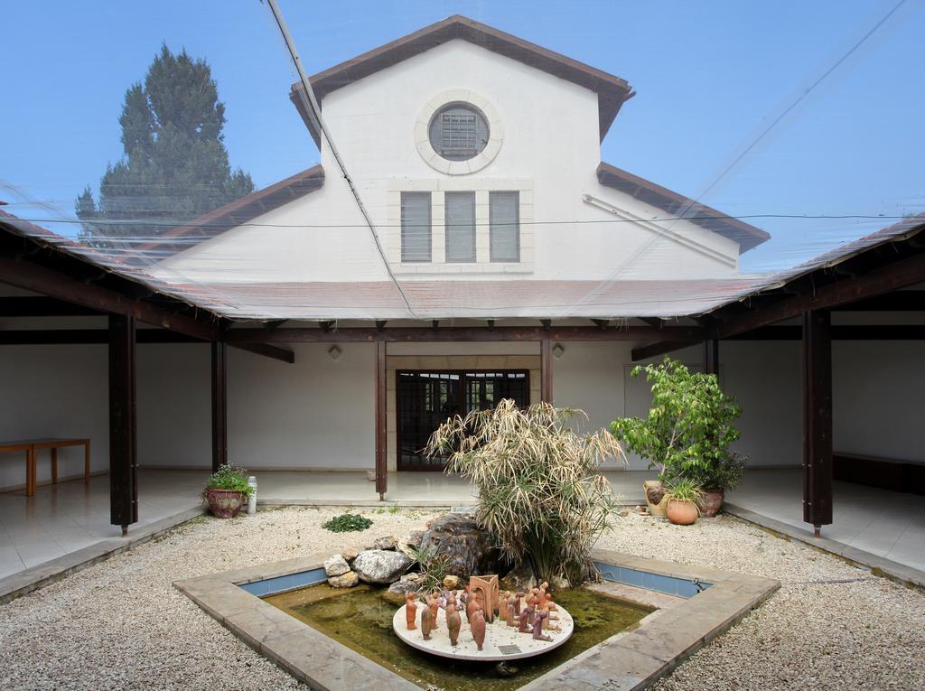 Nes Ammim Hotel Extérieur photo