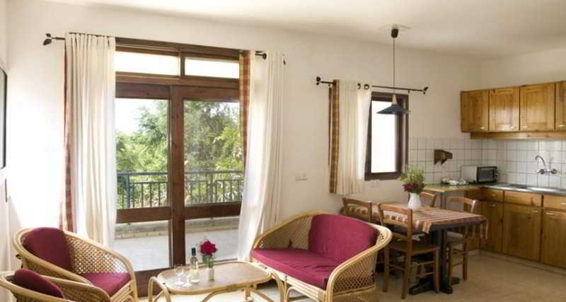 Nes Ammim Hotel Extérieur photo